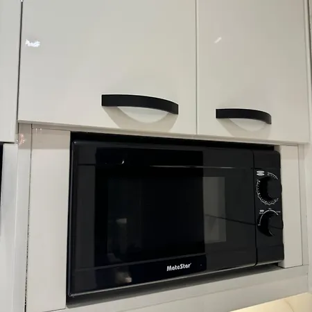 Spacious 1 Bedroom Flat In Foinikoudes! Apartment *