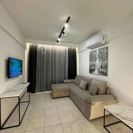 Apartment Spacious 1 Bedroom Flat In Foinikoudes! Larnaca