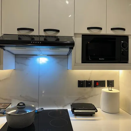 Spacious 1 Bedroom Flat In Foinikoudes! *