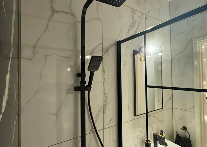 アパート Spacious 1 Bedroom Flat In Foinikoudes! *