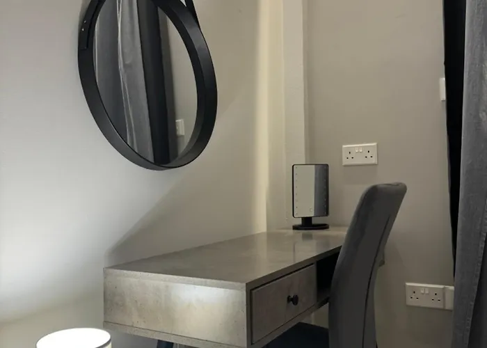 Spacious 1 Bedroom Flat In Foinikoudes! アパート ラルナカ