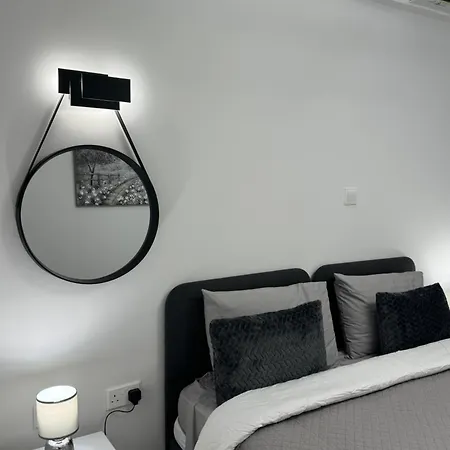 Spacious 1 Bedroom Flat In Foinikoudes! Apartament Larnaca