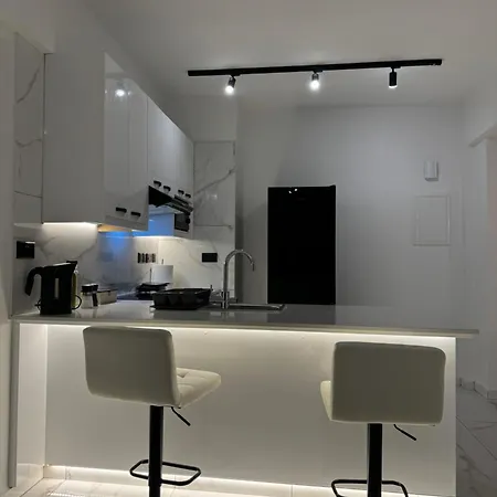 Spacious 1 Bedroom Flat In Foinikoudes!