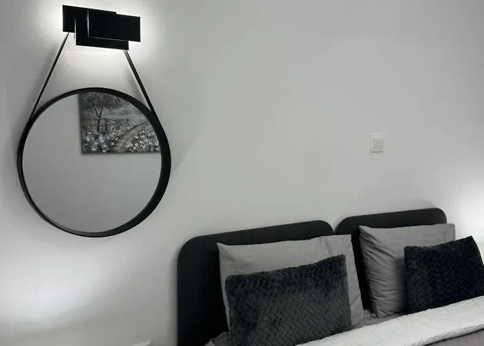 Spacious 1 Bedroom Flat In Foinikoudes! شقة لارنكا