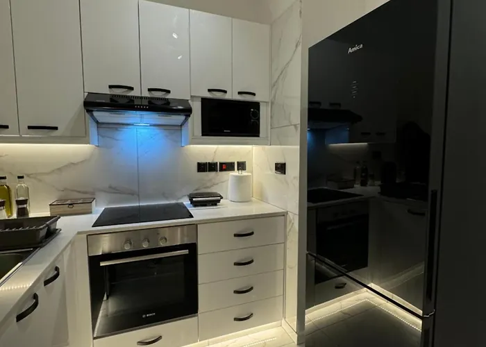 Apartmán Spacious 1 Bedroom Flat In Foinikoudes! Larnaca