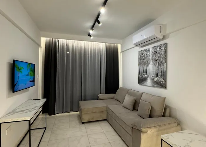 Apartmán Spacious 1 Bedroom Flat In Foinikoudes! Larnaca