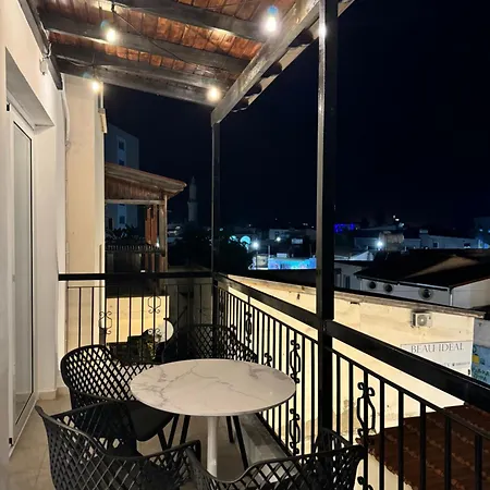 Spacious 1 Bedroom Flat In Foinikoudes! * 라르나카