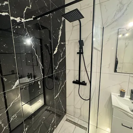 아파트 Spacious 1 Bedroom Flat In Foinikoudes! *